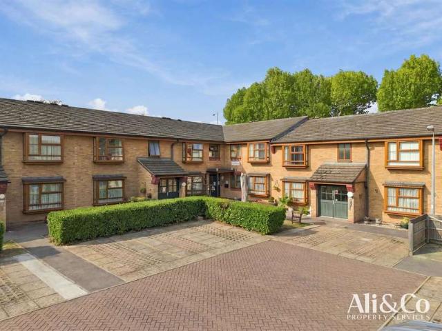 Apartment for sale in Little Thurrock, Grays
