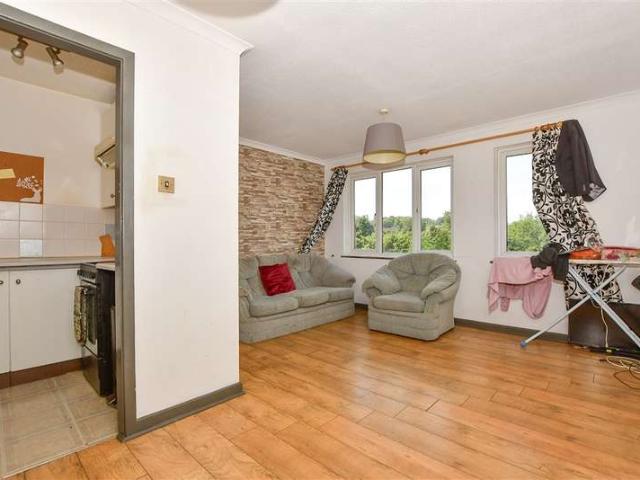 Apartment for sale in Midway, Kent