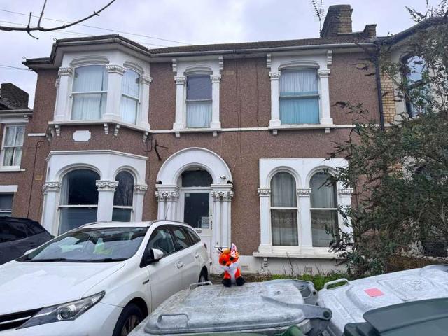 Apartment for sale in Forest Gate, Greater London