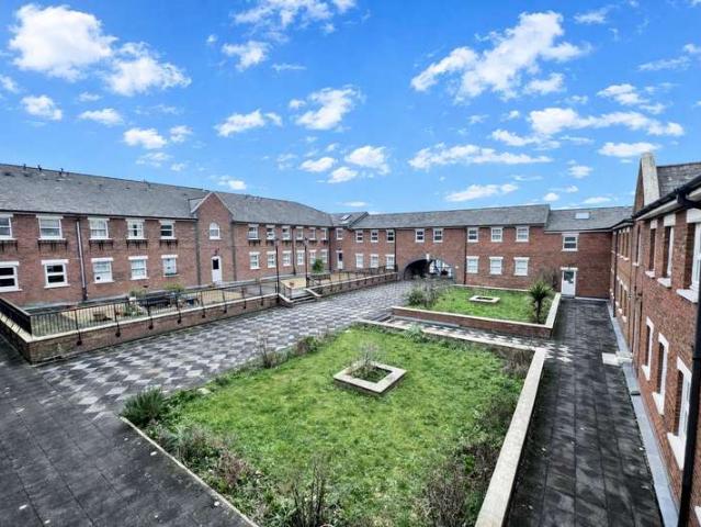 Apartment for sale in Aldershot, Hampshire