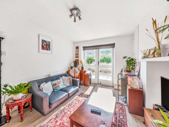Apartment for sale in London Borough of Lewisham, Greater London