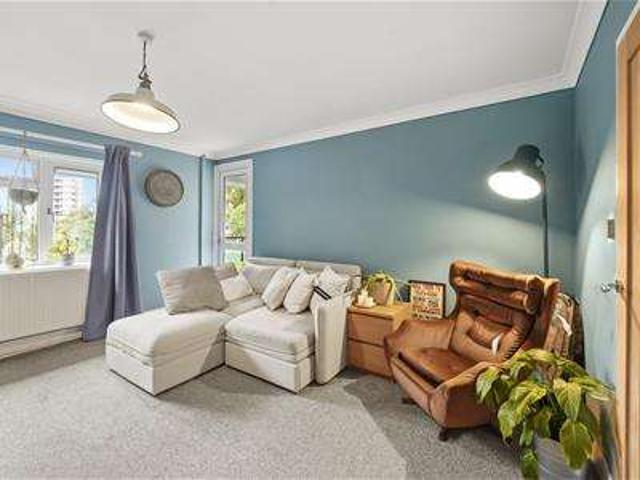 Apartment for sale in Horn Park, Greater London