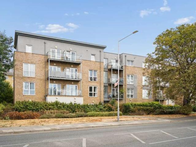 Apartment for sale in Stockley Est., Greater London