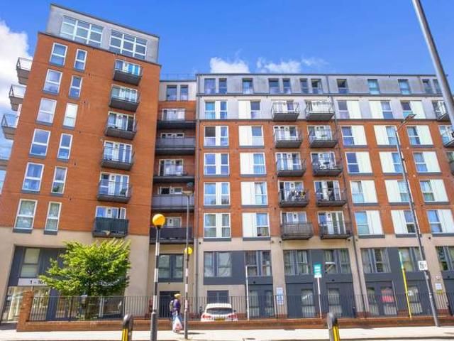 Apartment for sale in South Harrow, Greater London