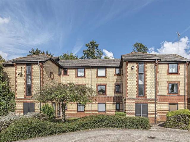 Apartment for sale in Wokingham