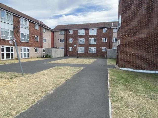 Apartment for sale in Dagenham, Greater London