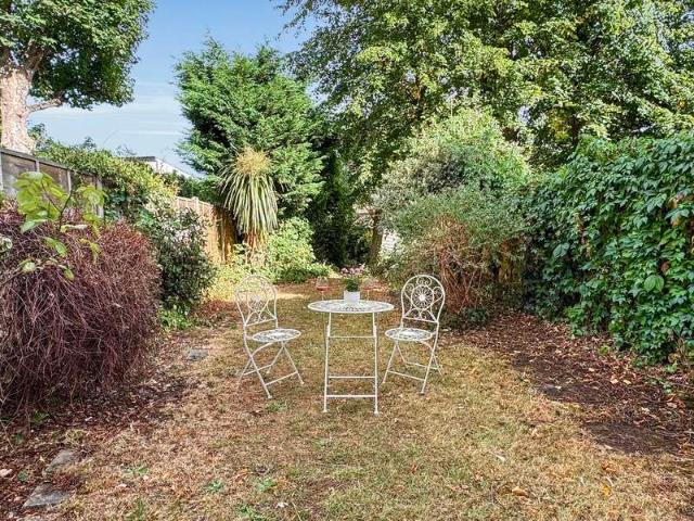 Apartment for sale in South Hampstead, Greater London