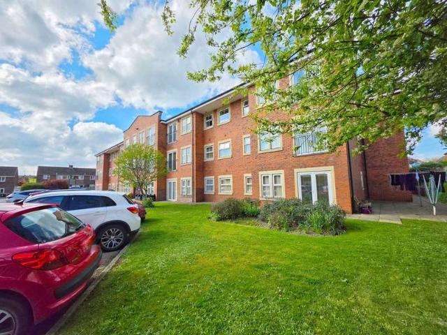 Apartment for sale in Dodworth, South Yorkshire