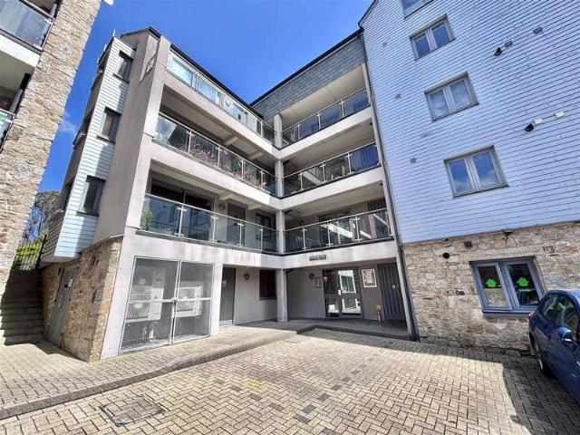 Apartment for sale in Penryn, Cornwall