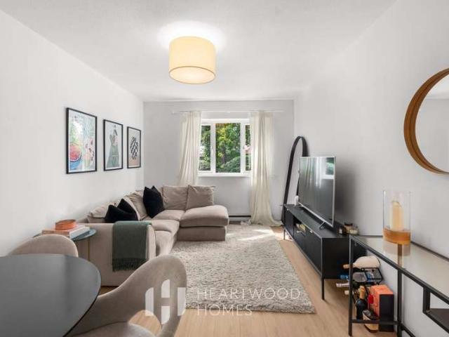 Apartment for sale in St Albans, Five Acres