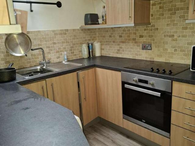 Apartment for sale in Hathershaw, Pendock