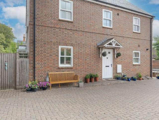 Apartment for sale in Berrick Salome, Oxfordshire