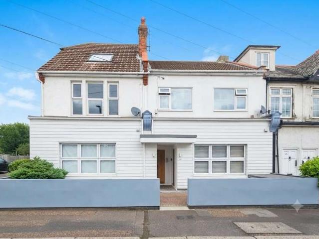 Apartment for sale in Alton Barnes, Essex
