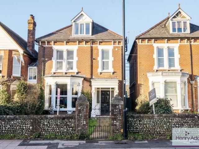 Apartment for sale in Petersfield, Bolton Low Houses