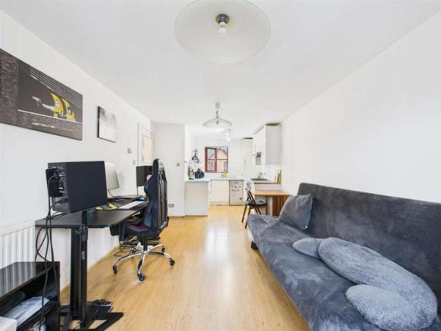Apartment for sale in Bethnal Green, Greater London