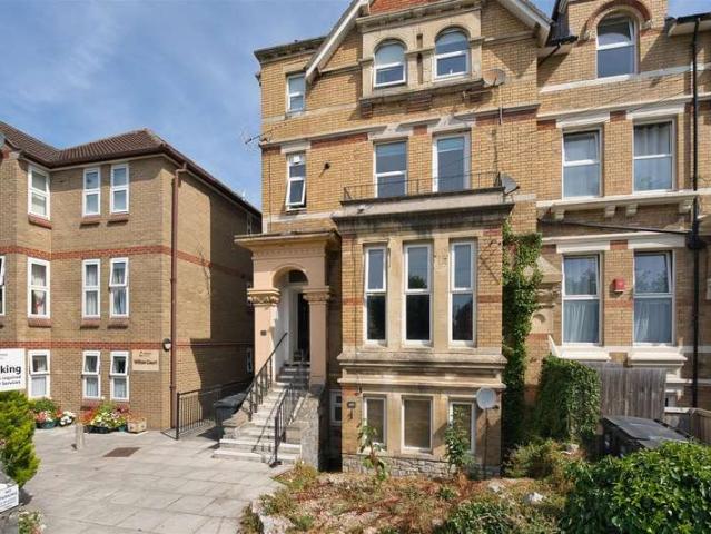 Apartment for sale in Weston-super-mare, North Somerset