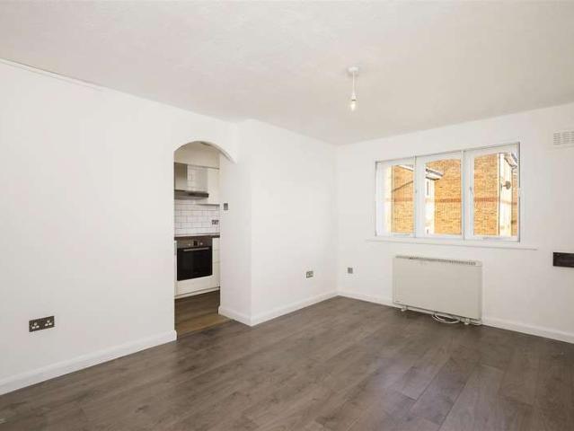 Apartment for sale in Harlesden, Greater London