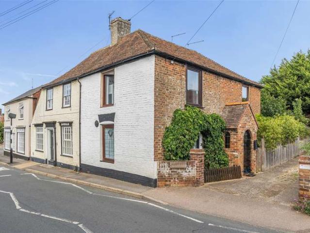 Flat for sale in Ash, Kent