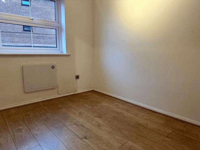 Apartment for rent in Hainault, Greater London