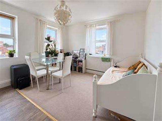 Apartment for sale in London Borough of Merton, Greater London