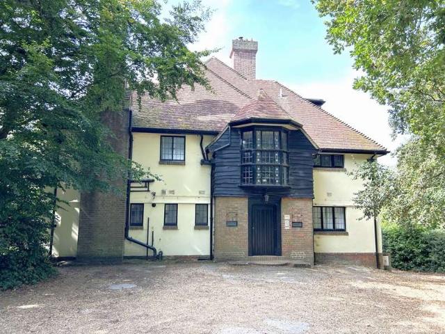 Apartment for sale in Foxholes, Poole