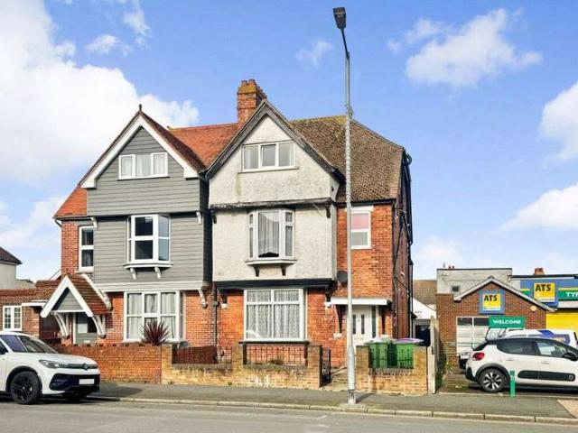 Apartment for sale in Folkestone