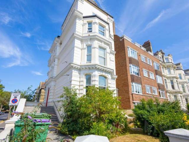 Apartment for sale in Folkestone