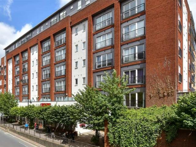 Apartment for sale in Wallington, Greater London