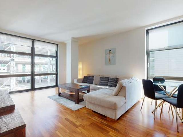 Apartment for sale in Isle Of Dogs, Greater London