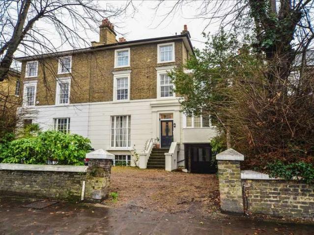 Apartment for sale in Kidbrooke, Greater London