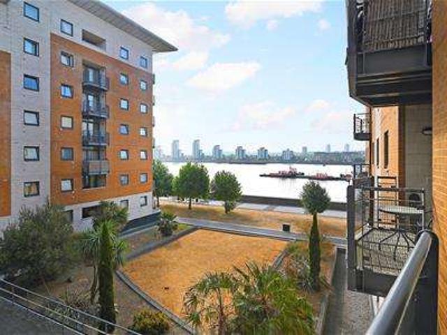 Apartment for sale in North Woolwich, Greater London