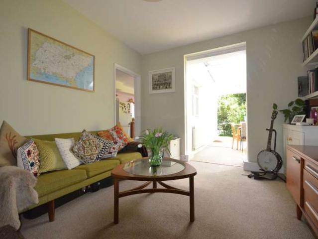 Apartment for sale in Shacklewell, Greater London