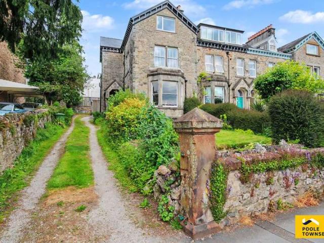 Apartment for sale in Grange-over-sands