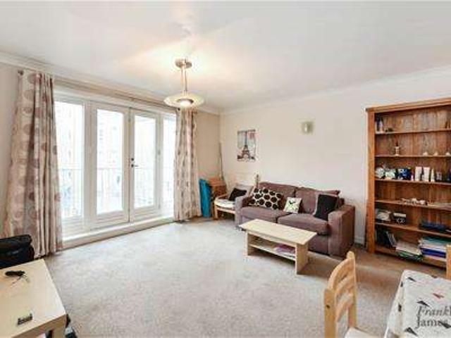 Apartment for sale in Isle Of Dogs, Greater London