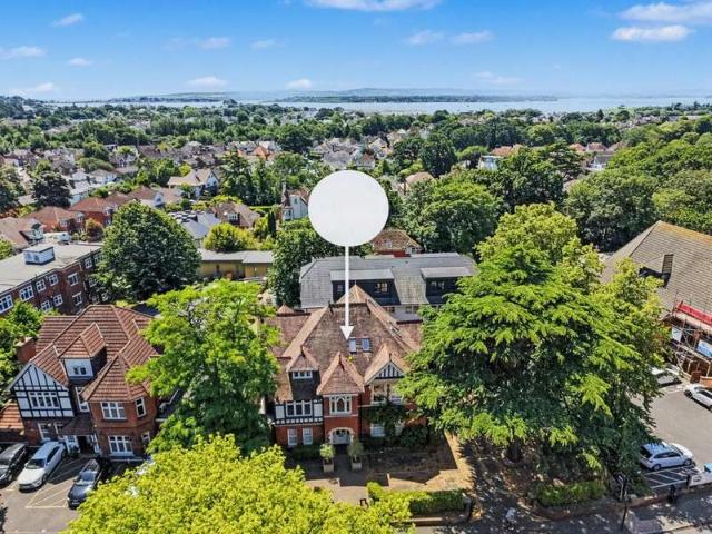 Apartment for sale in Parkstone, Poole