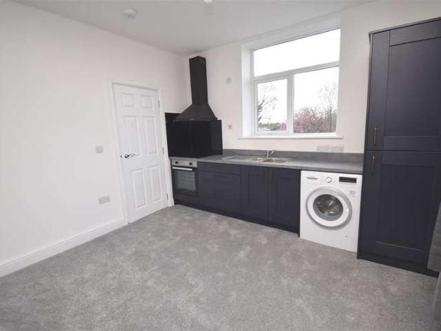 Apartment for rent in Daisy Hill, Lee Bank
