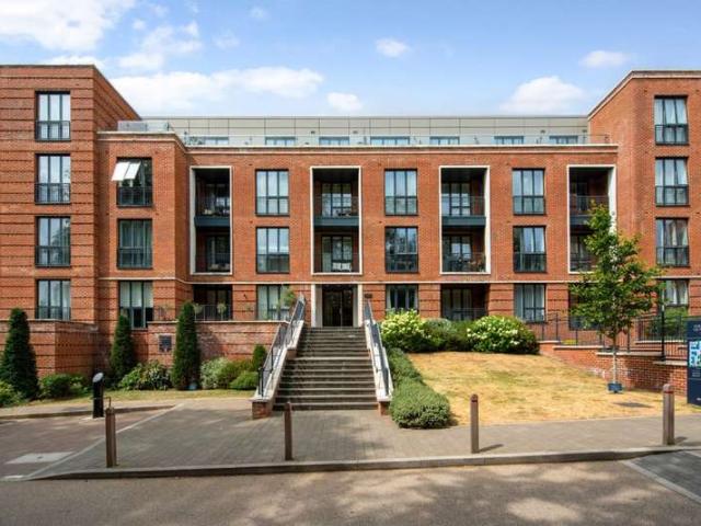 Apartment for sale in Hampshire