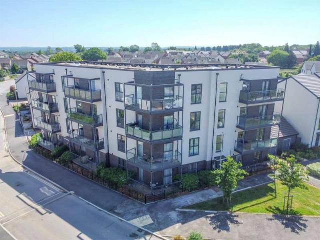 Apartment for sale in Winterbourne, Patchway