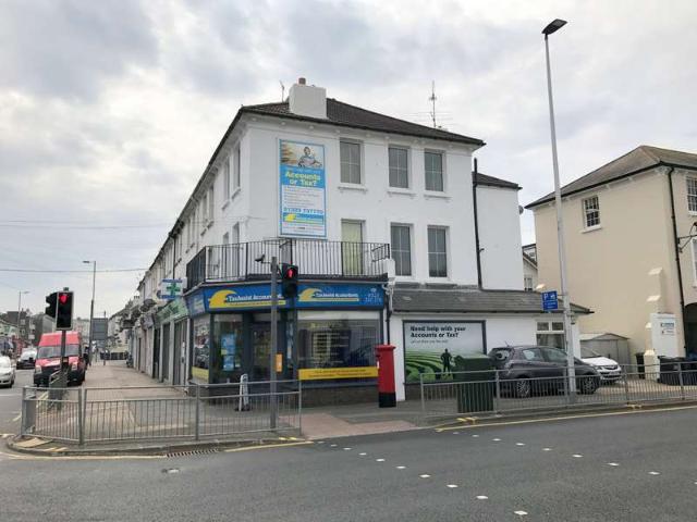 Apartment for sale in Roselands, Eastbourne