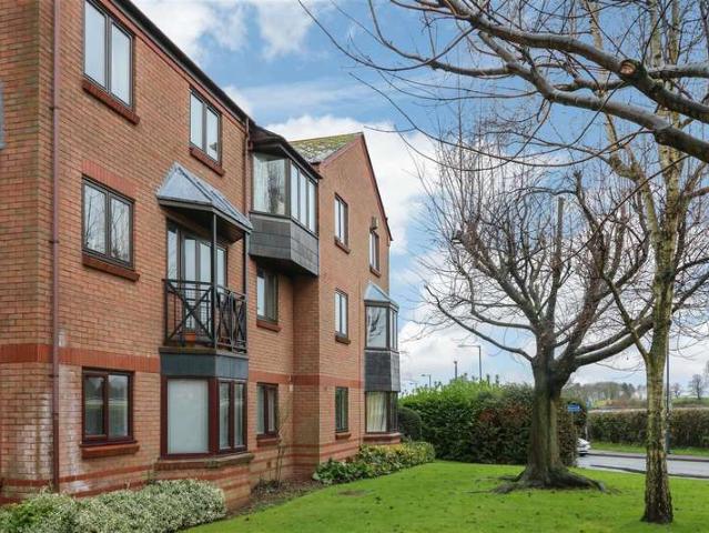 Apartment for sale in Woodloes Park, Green Close