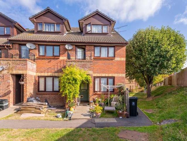Apartment for sale in Burnham, Swallow