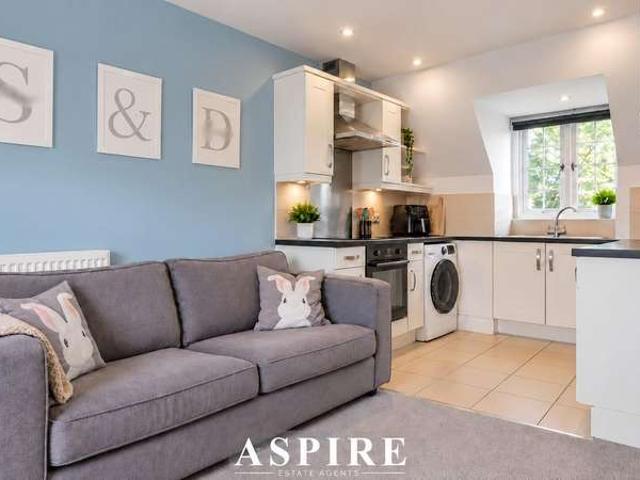 Apartment for sale in Leigh on Sea, Southend-on-Sea
