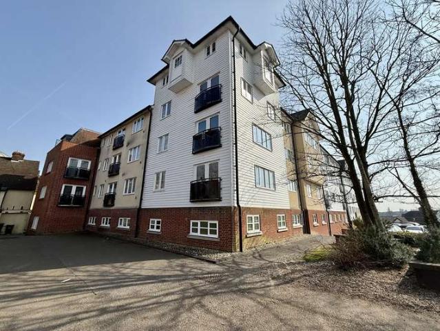 Apartment for sale in Bocking, Chipping Hill