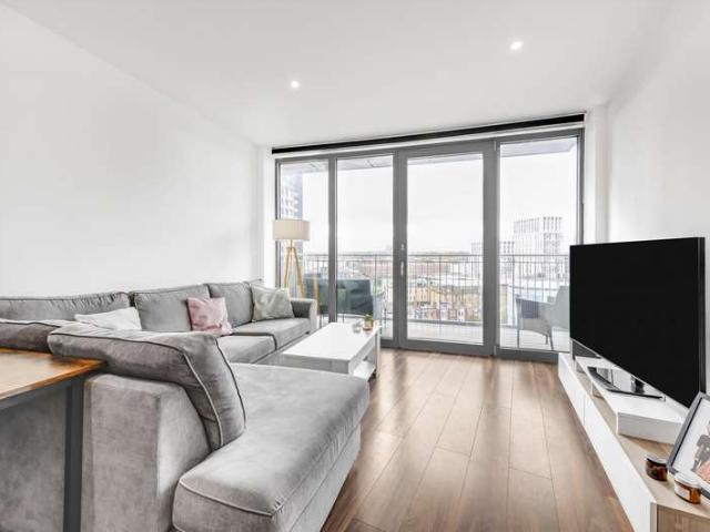 Apartment for sale in Battersea, Greater London
