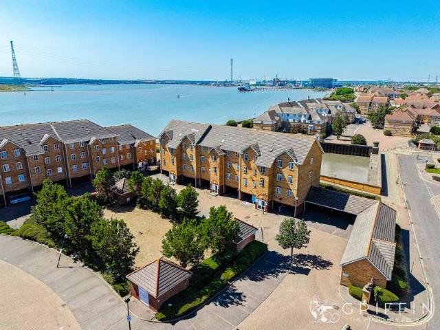 Apartment for sale in Grays, Essex