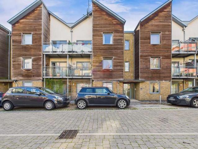 Apartment for sale in Hythe, Fordham Heath