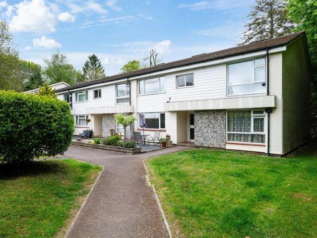 Apartment for sale in Red Hill, Surrey