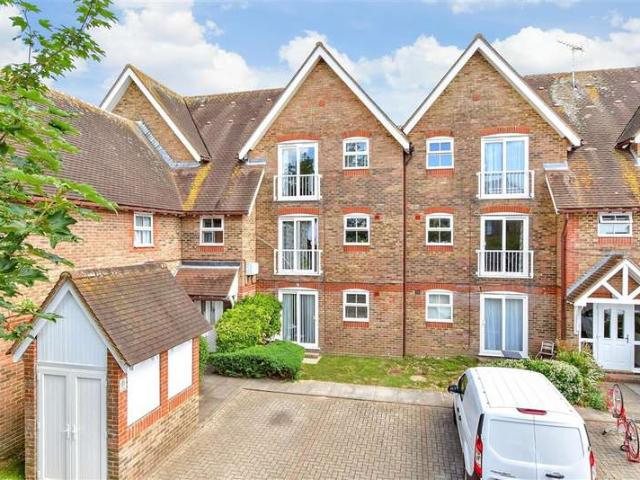Apartment for sale in Littlehampton, Arun