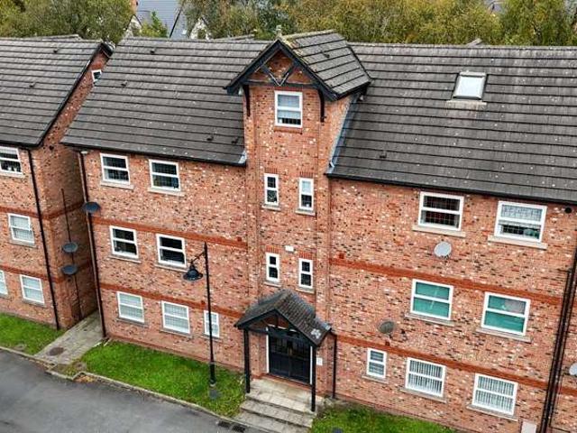 Apartment for sale in Winton, Salford