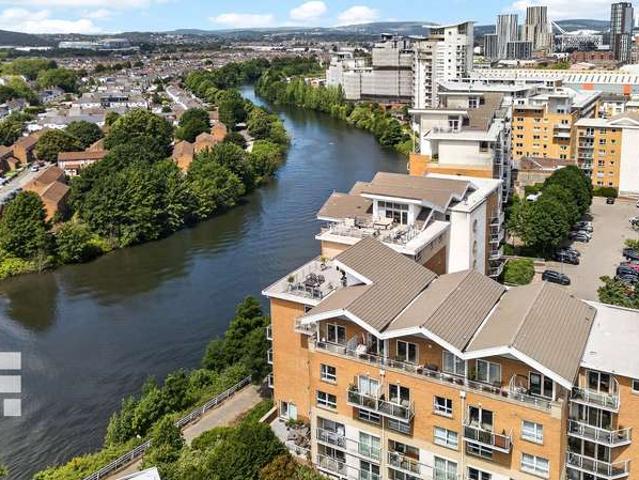 Apartment for sale in Falcon Lodge, Wales